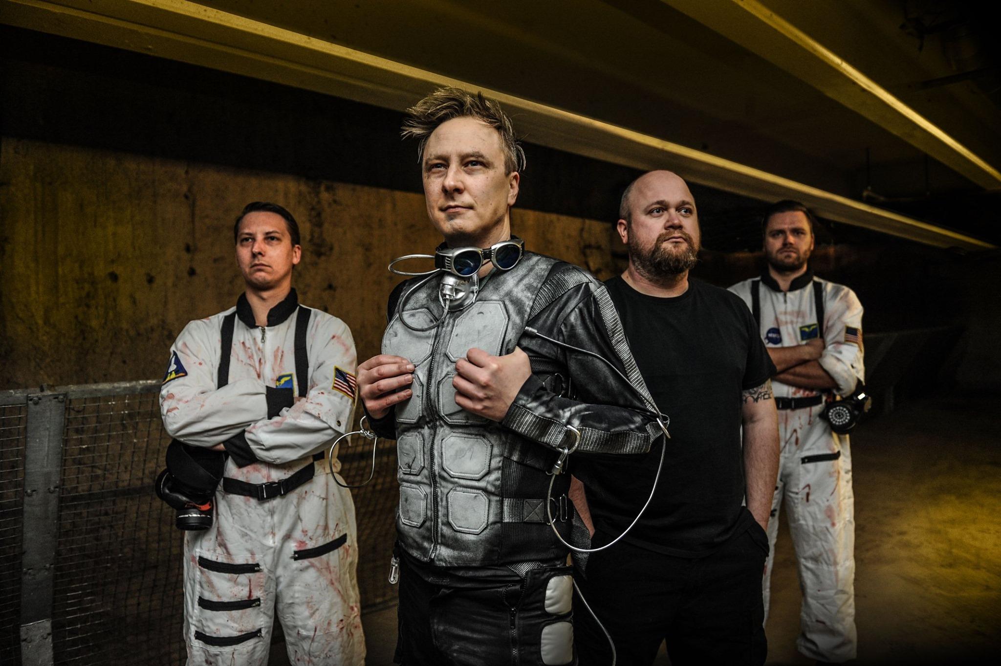 Группа high pulse. Индустриальная музыка группа. Пульс бэнд. Группа денди ростов-на-дону. Mi band 1s pulse.